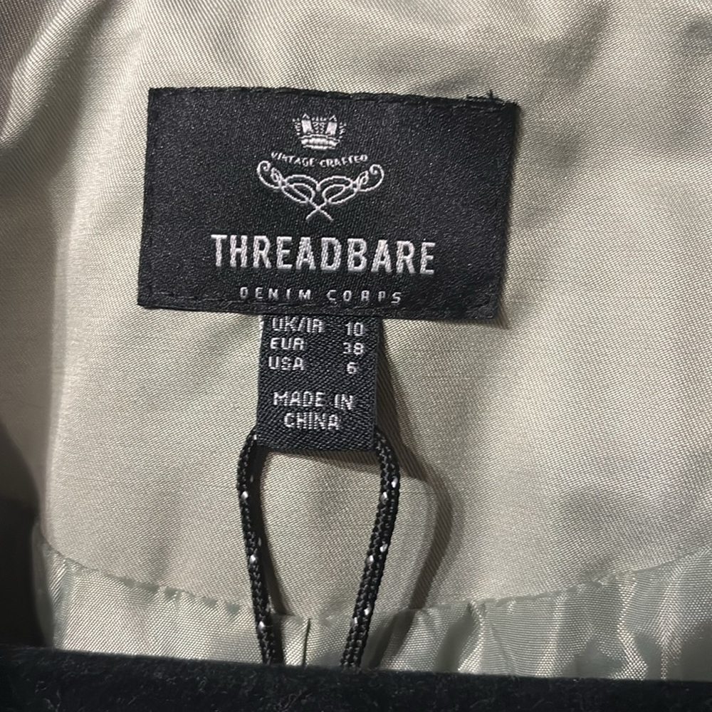 Threadbare trench coat - Picture 4 of 10